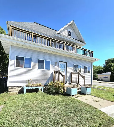 429 Brodhead St, Mazomanie, WI 53560