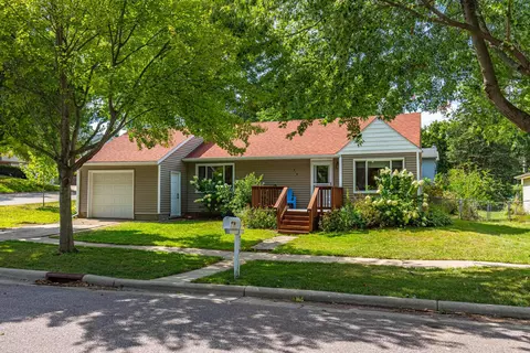 719 5th St, New Glarus, WI 53574