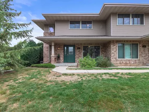 120 Meadowside Dr, Verona, WI 53593
