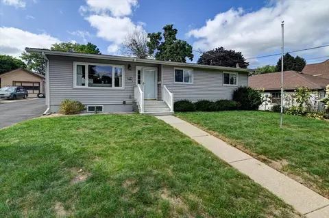 110 Washington Ave, Lodi, WI 53555