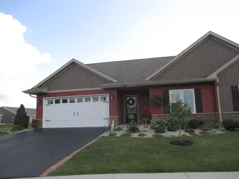 3079 S Blue Jay Ct, Beloit, WI 53511