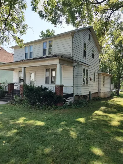 321 Haskell St, Beaver Dam, WI 53916