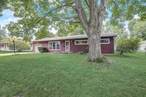 5105 Sherven Dr, Madison, WI 53716