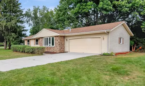 926 Park Ridge Rd, Janesville, WI 53546
