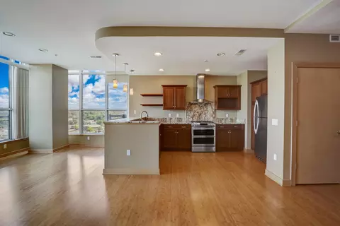 625 N Segoe Rd #904, Madison, WI 53705