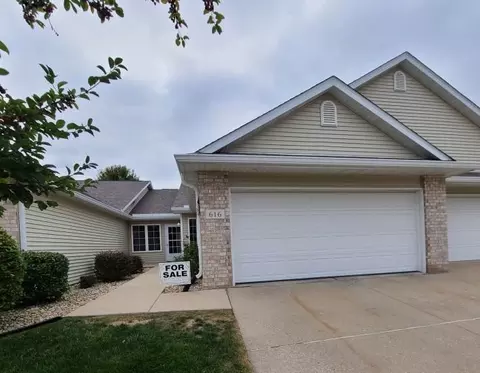 616 Springbrook Cir, Deforest, WI 53532