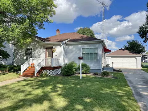 702 N Ringold St, Janesville, WI 53545