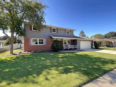 56 S Sumac Dr, Janesville, WI 53545