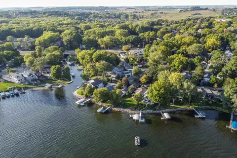 5909 Clarewood Ct, Middleton, WI 53562