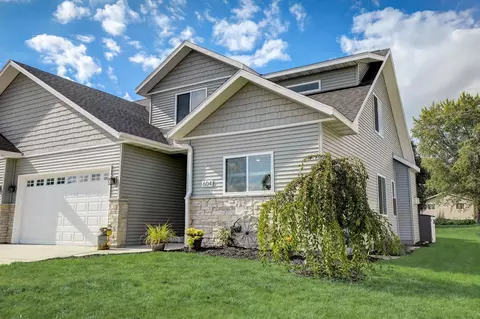 604 Wheatland Dr, Cambridge, WI 53523