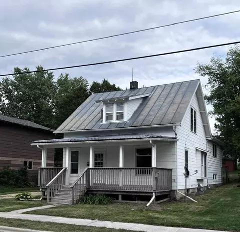 755 N Court St, Platteville, WI 53818