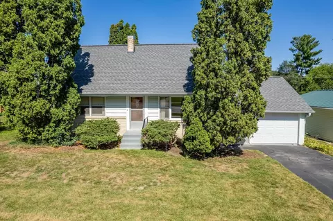 1011 4th St, Baraboo, WI 53913