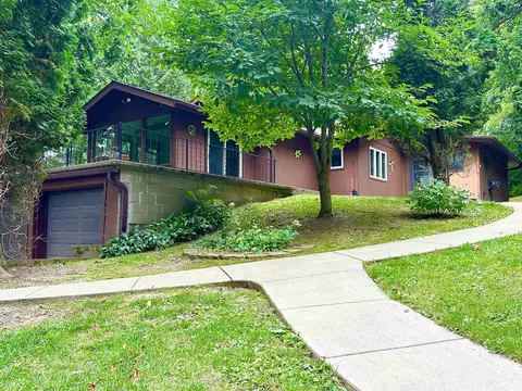 s720 Lovers Lane, Elroy, WI 53929