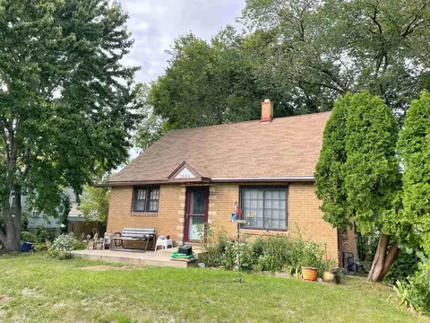 2644 E Lawn Ct, Madison, WI 53704