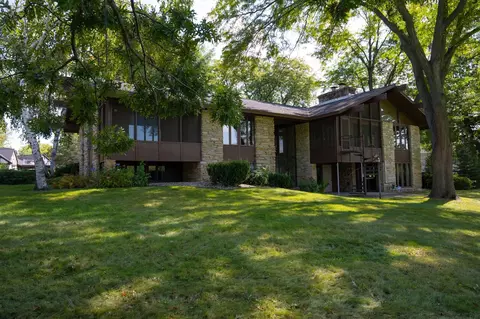 102 W Monroe St, Mauston, WI 53948