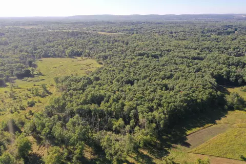 Dreyer Road, Portage, WI 53901