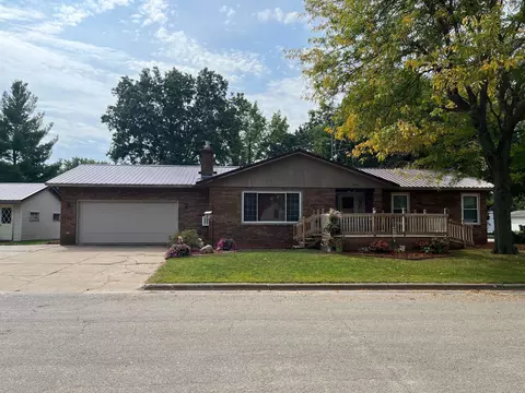 345 W Walnut St, Muscoda, WI 53573