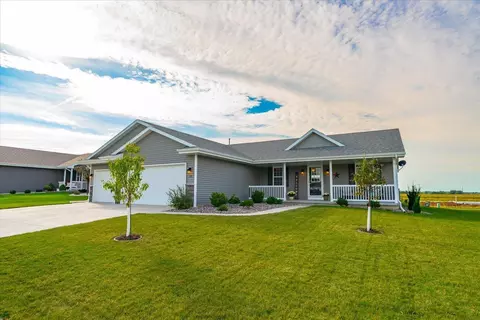 39 E Gailen Ln, Milton, WI 53563