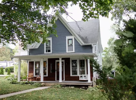 207 Davis St, Mineral Point, WI 53565