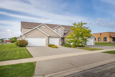 203 Douglas Dr, Brooklyn, WI 53521