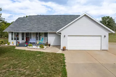 e11122 Breezy Knoll Lane, Baraboo, WI 53913