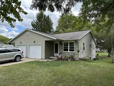 1113-17 Jackson St, Stoughton, WI 53589