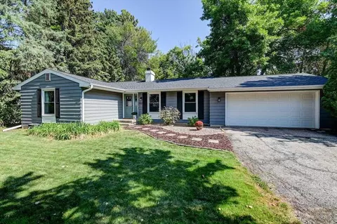 3102 Sunrise Ct, Middleton, WI 53562