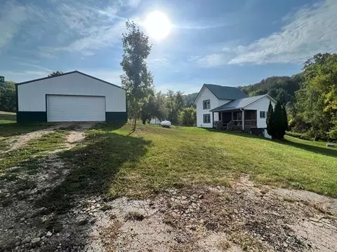 e3027 Karstetter Road, La Valle, WI 53941