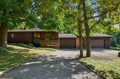 314 15th St, Baraboo, WI 53913
