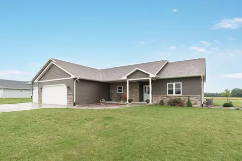 2923 W Rollingwood Dr, Janesville, WI 53545