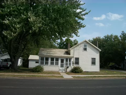 320 Grove St, Mauston, WI 53948