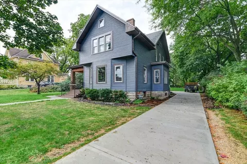 200 N 3rd St, Mount Horeb, WI 53572