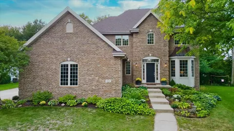 1611 Brookside Ln, Waunakee, WI 53597
