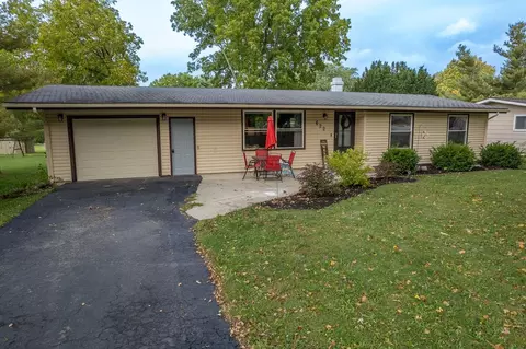 622 Brodhead St, Mazomanie, WI 53560