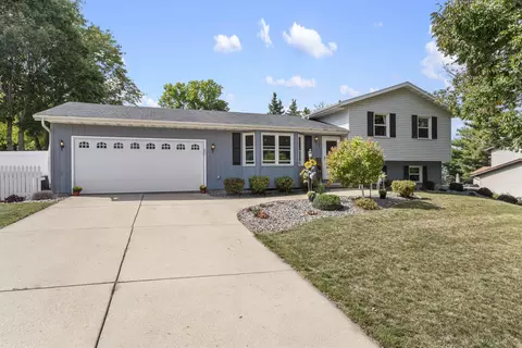 2558 Chesapeake Dr, Fitchburg, WI 53719