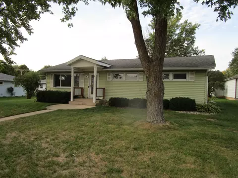 509 Hillcrest Dr, Waunakee, WI 53597