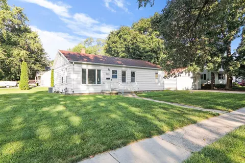 252 S Whiton St, Whitewater, WI 53190