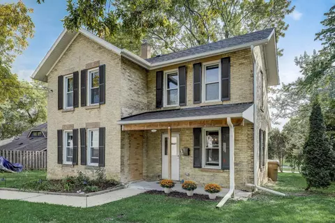 1525 Troy Dr, Madison, WI 53704