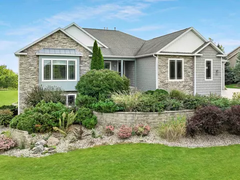 600 Pinnacle Dr, Lake Mills, WI 53551