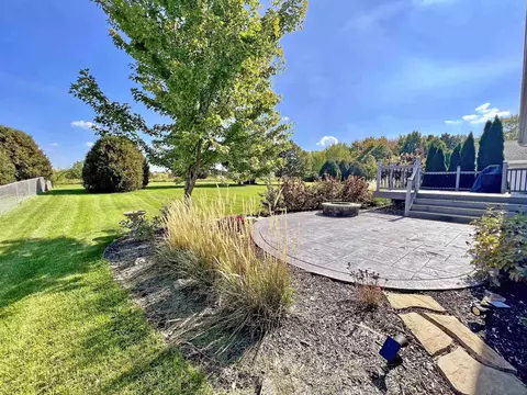 5203 Marsh Rd, Mcfarland, WI 53558