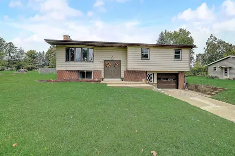 518 W Fountain St, Dodgeville, WI 53533