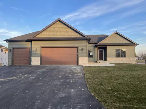 411 Luann Kay Ln, Orfordville, WI 53576