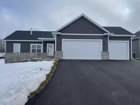 604 Olson Dr, Orfordville, WI 53576