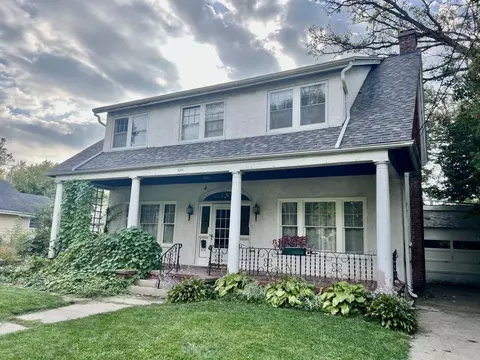 1218 Hinsdale Ave, Beloit, WI 53511