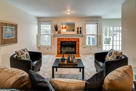 853 Hemlock Dr, Verona, WI 53593