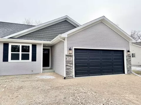 419 Pine St #RT, Stoughton, WI 53589