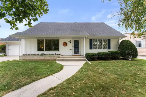 1315 Nagle Ave, Manitowoc, WI 54220