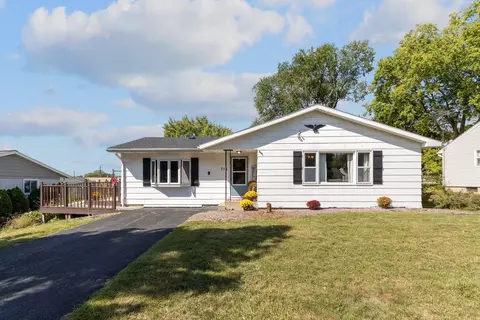 715 Rosemary Ln, Baraboo, WI 53913
