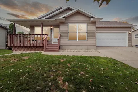 2721 6th Ave, Monroe, WI 53566