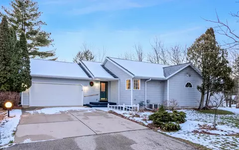 1039 Saddle Rdg, Portage, WI 53901
